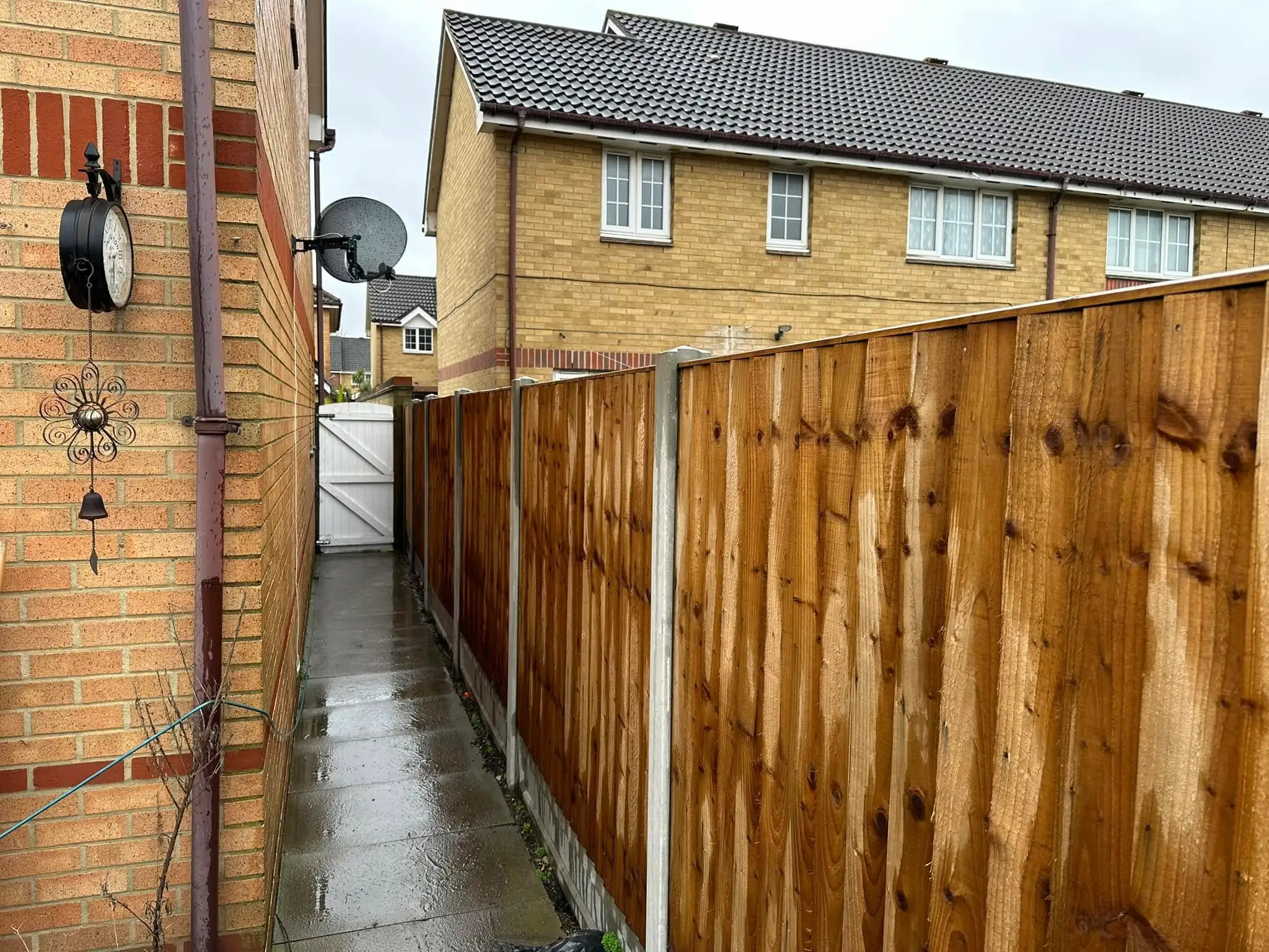 front-driveway-fencing-installed-essex