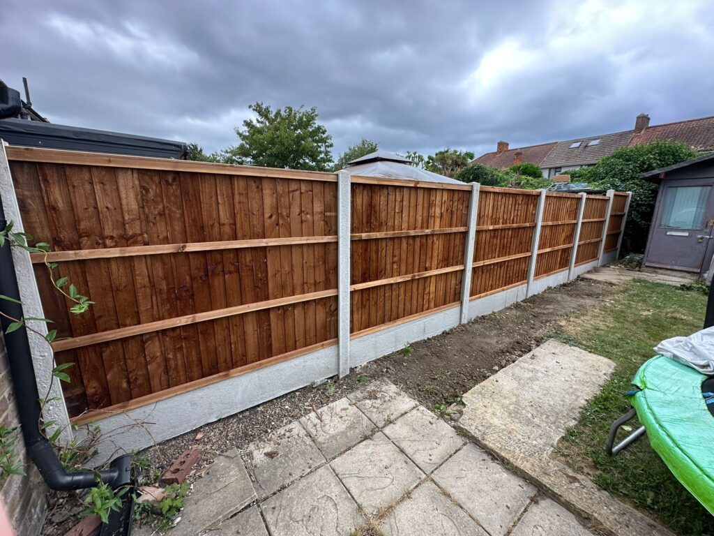 Composite fencing,Composite fencing in Thurrock